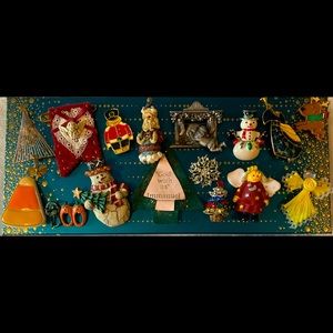 Holiday Brooches - Lot of 16